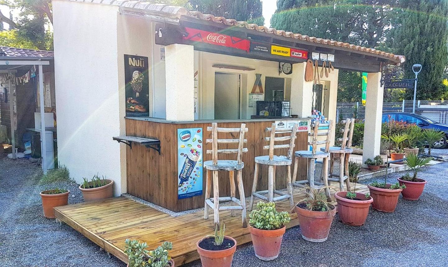 Camping Porte Des Alpilles By M.A Destination Glamping Saint-Étienne-du-Grès Extérieur photo