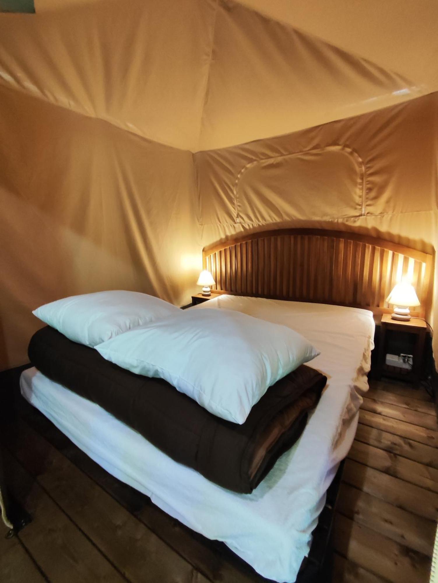 Camping Porte Des Alpilles By M.A Destination Glamping Saint-Étienne-du-Grès Extérieur photo