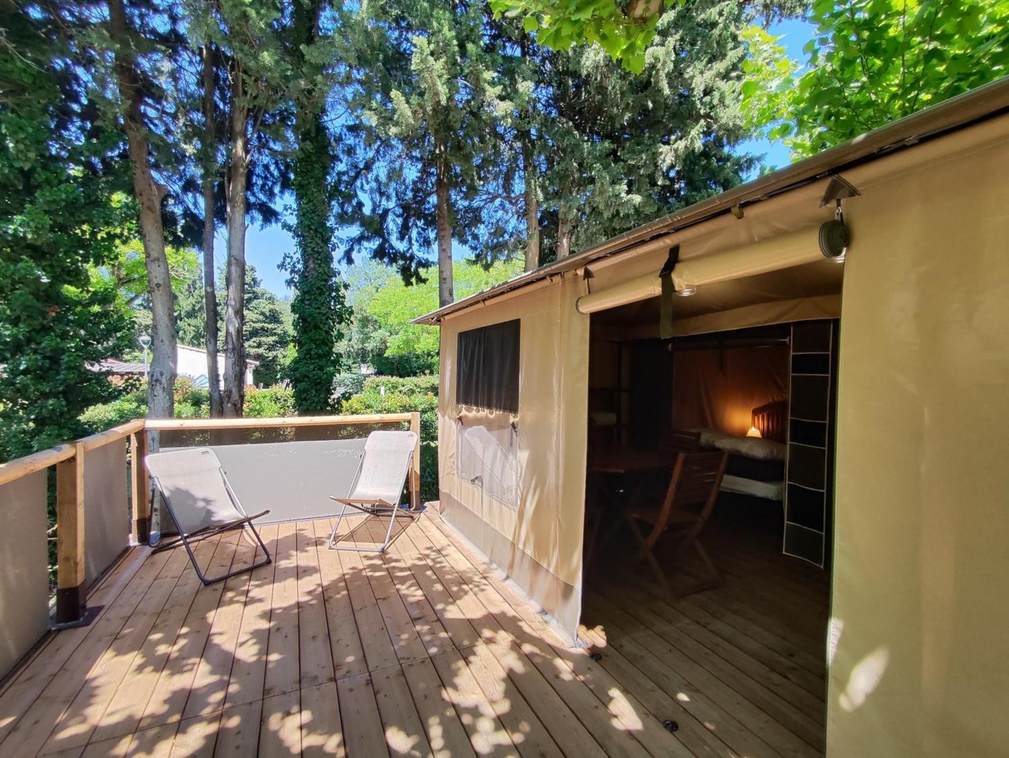 Camping Porte Des Alpilles By M.A Destination Glamping Saint-Étienne-du-Grès Extérieur photo