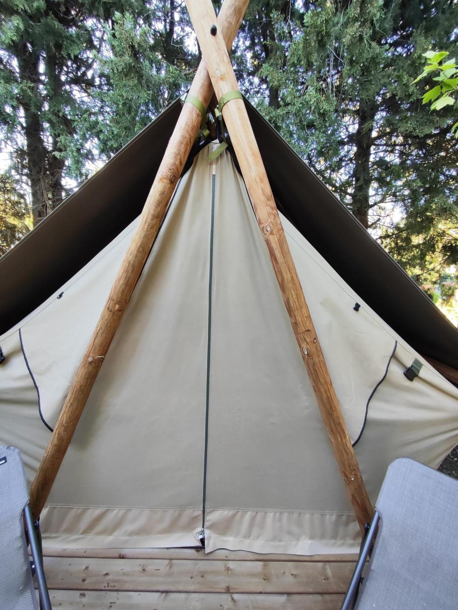 Camping Porte Des Alpilles By M.A Destination Glamping Saint-Étienne-du-Grès Extérieur photo