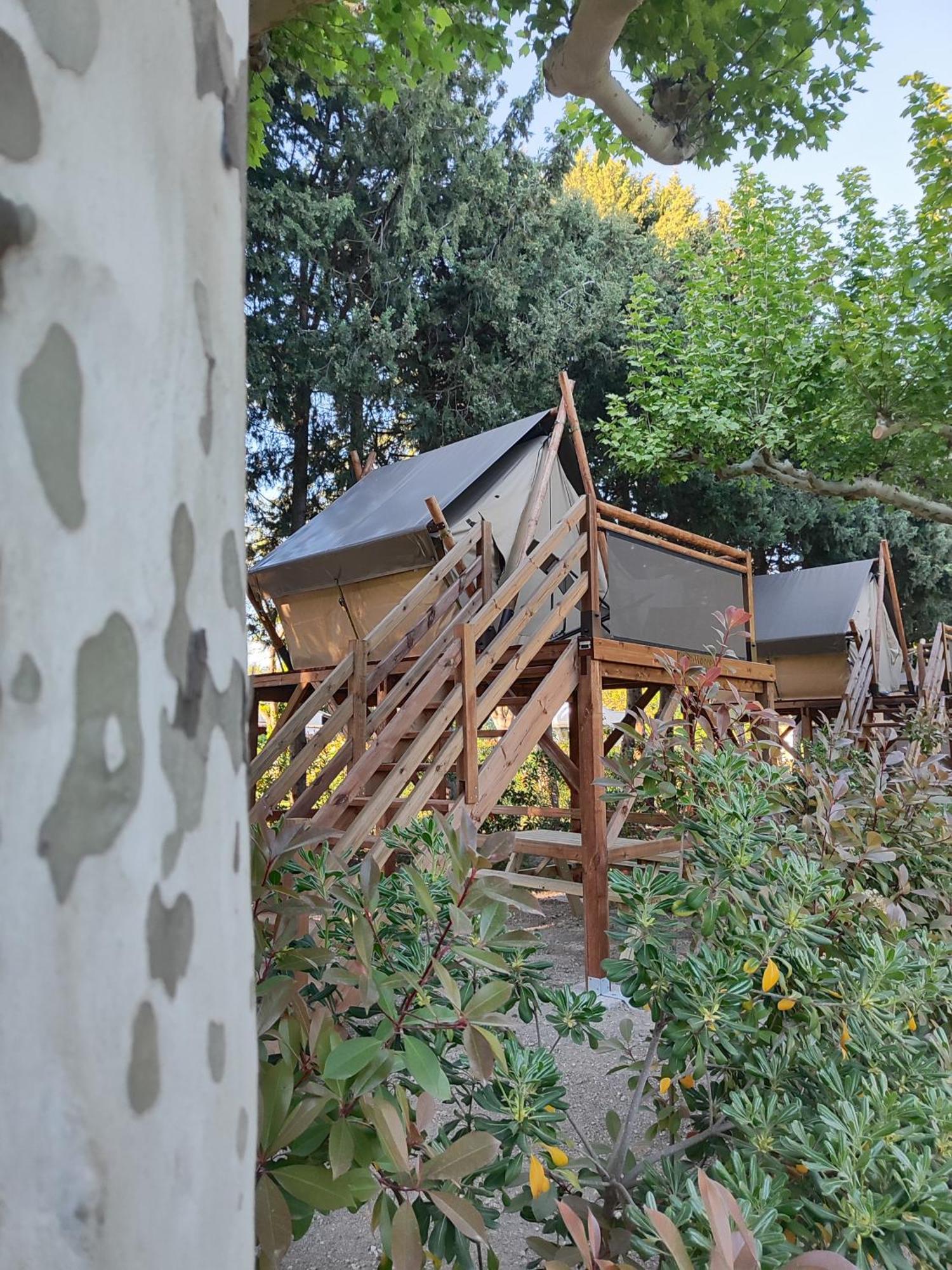 Camping Porte Des Alpilles By M.A Destination Glamping Saint-Étienne-du-Grès Extérieur photo