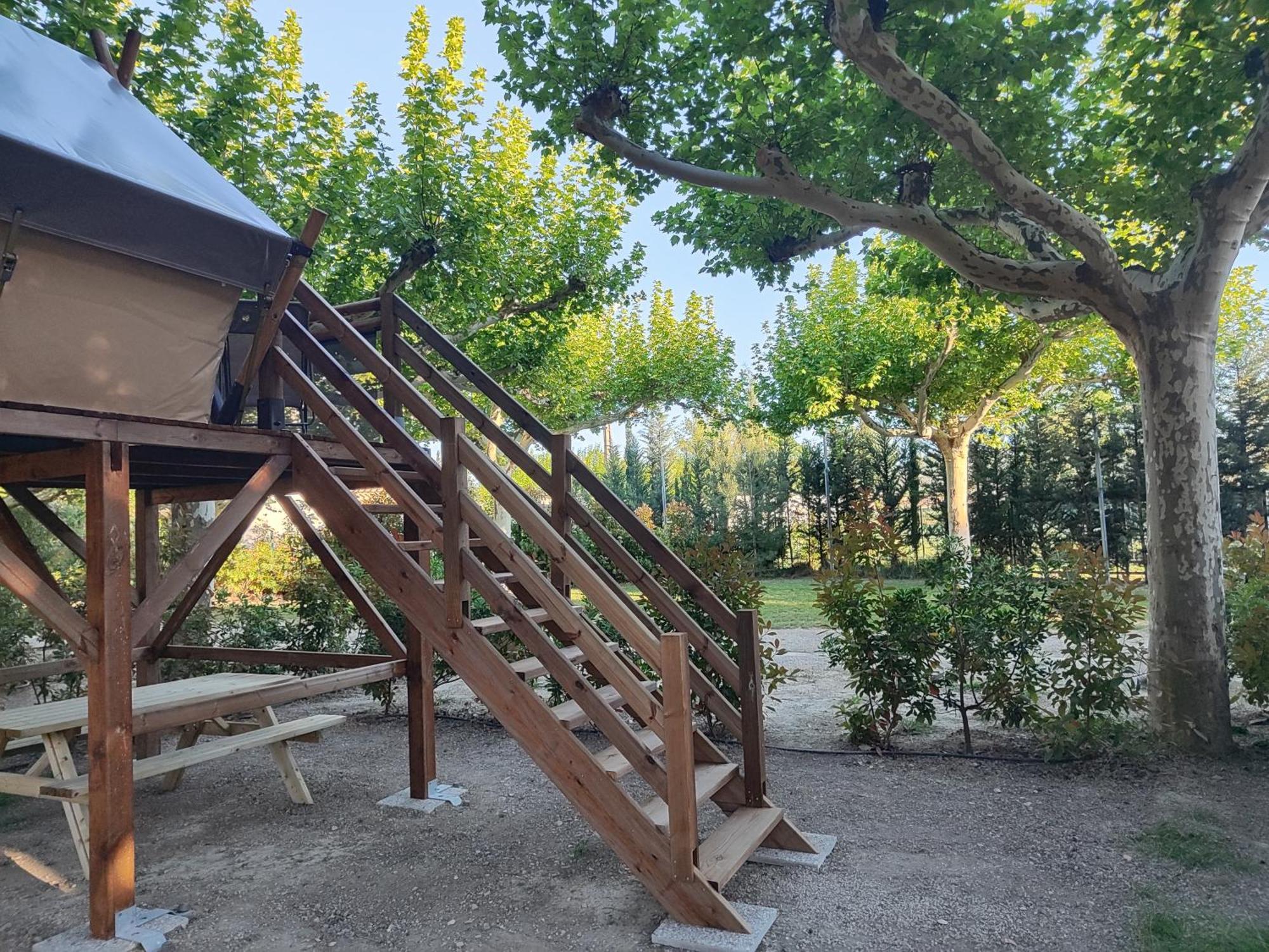 Camping Porte Des Alpilles By M.A Destination Glamping Saint-Étienne-du-Grès Extérieur photo