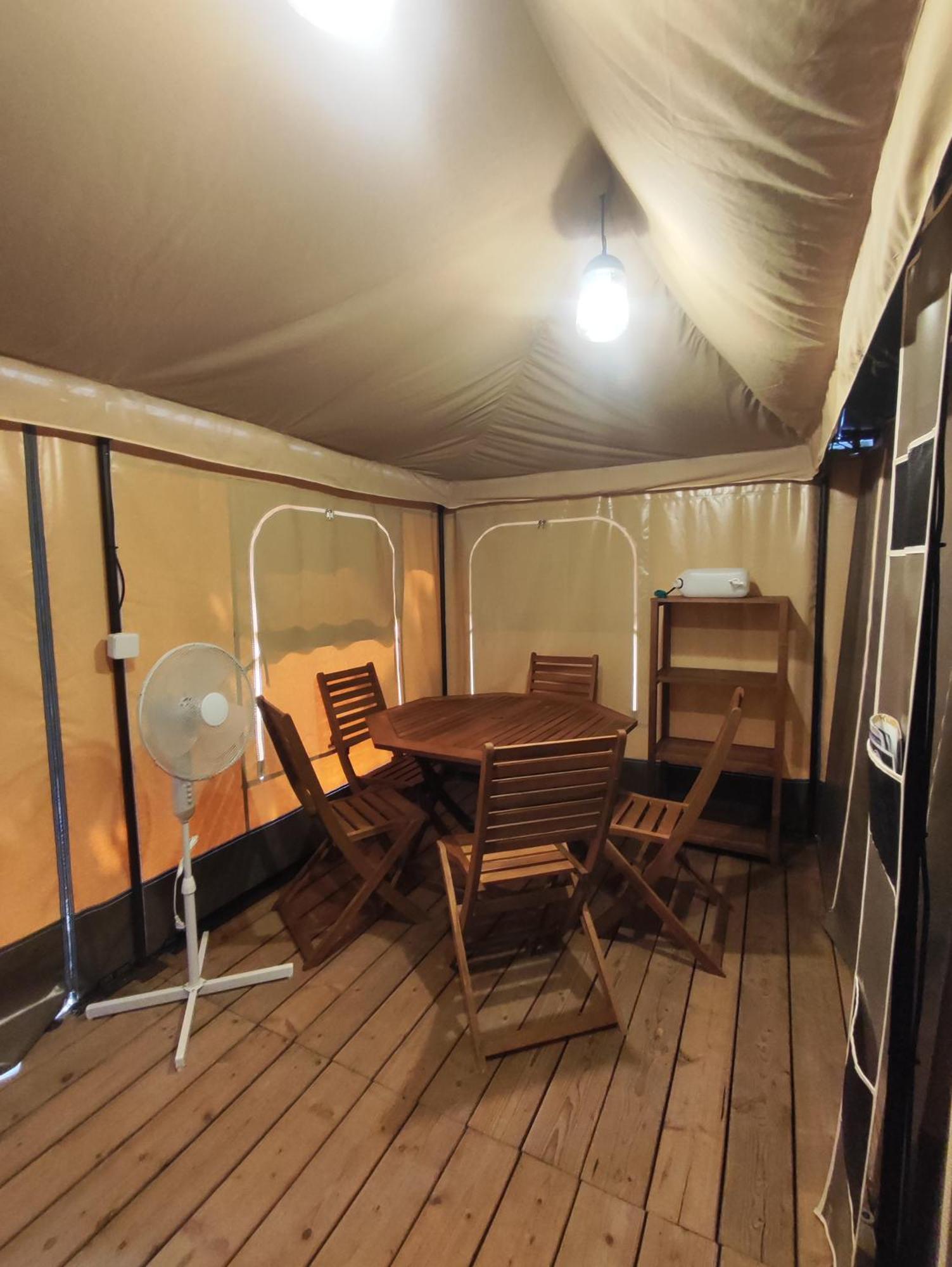 Camping Porte Des Alpilles By M.A Destination Glamping Saint-Étienne-du-Grès Extérieur photo